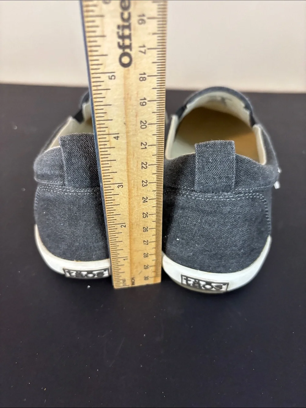 Taos Dark Gray Dandy Canvas Slip-on Shoe Sneaker Size 8.5